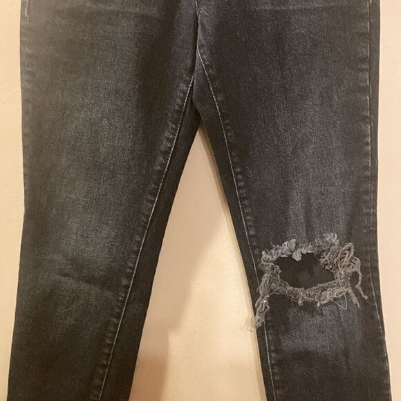 Free People Distressed Jeans - Picture 3 of 10